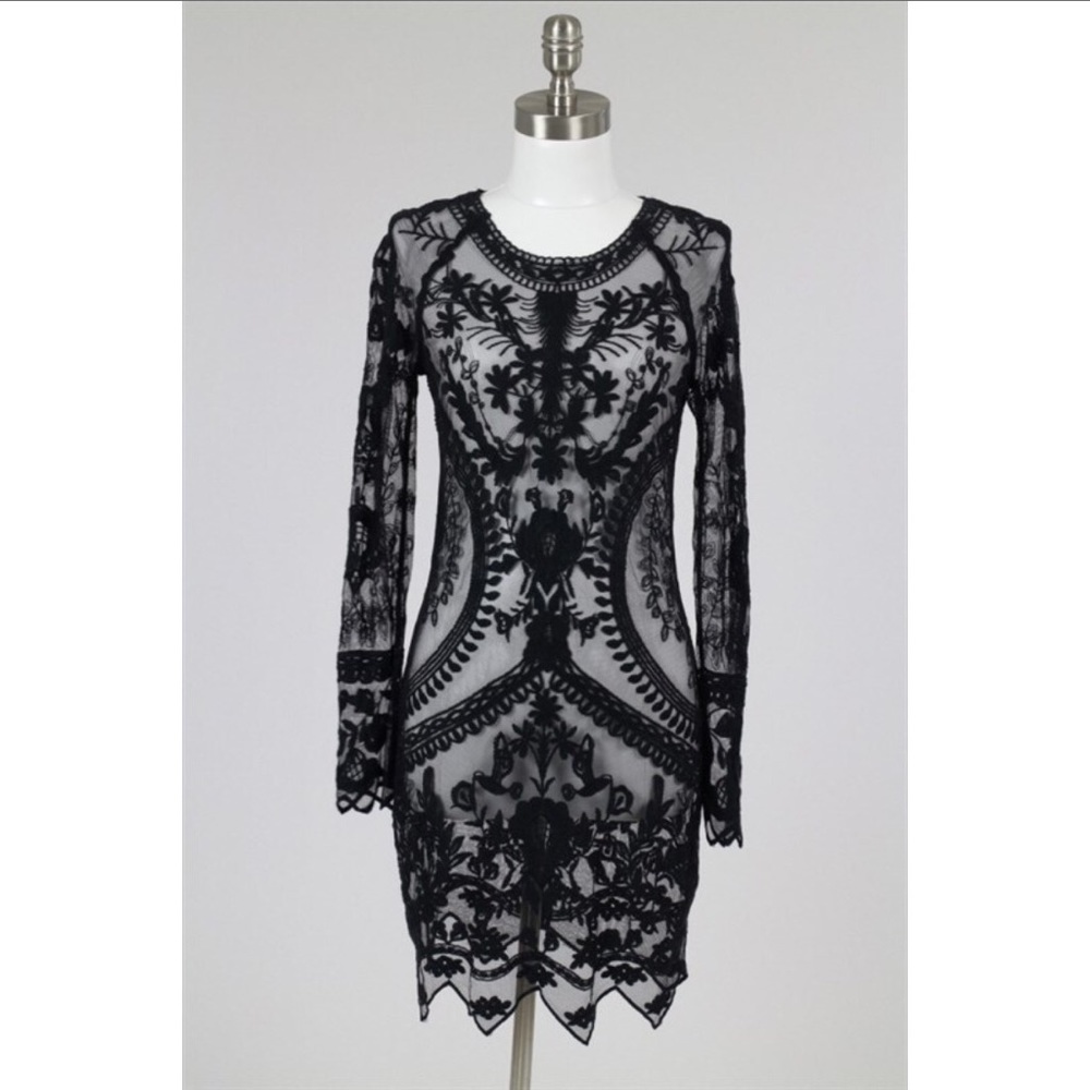 Scallop hem sheer lace dress